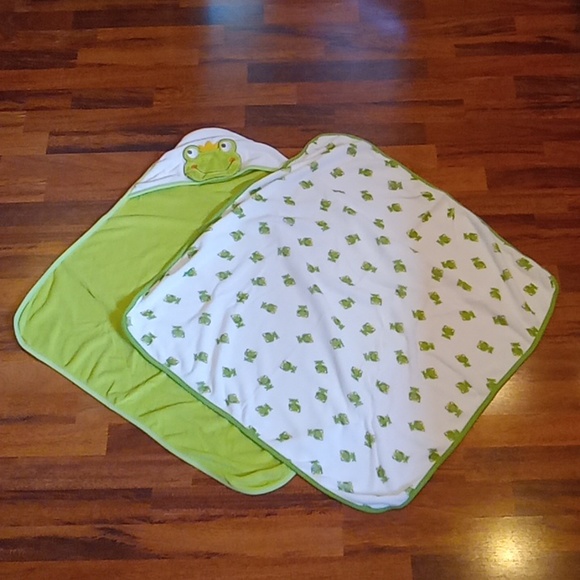 Carter's Bath, Skin & Hair 2 Carters Baby Cotton Towels With Frog